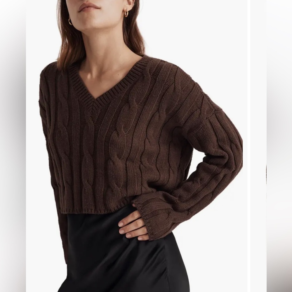 Madewell Cable-Knit V-Neck Crop Sweater in Dark Coffee